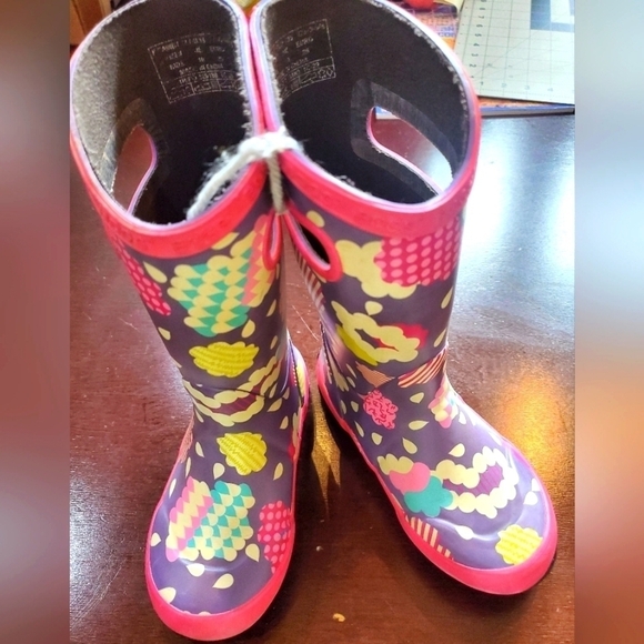 Bogs Skipper Clouds Purple Sz. 3 Rain Boots - Picture 2 of 7